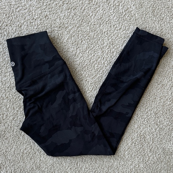 Lululemon Black High Rise Camouflage Leggings - Picture 1 of 9